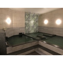 モザイクタイルの浴室